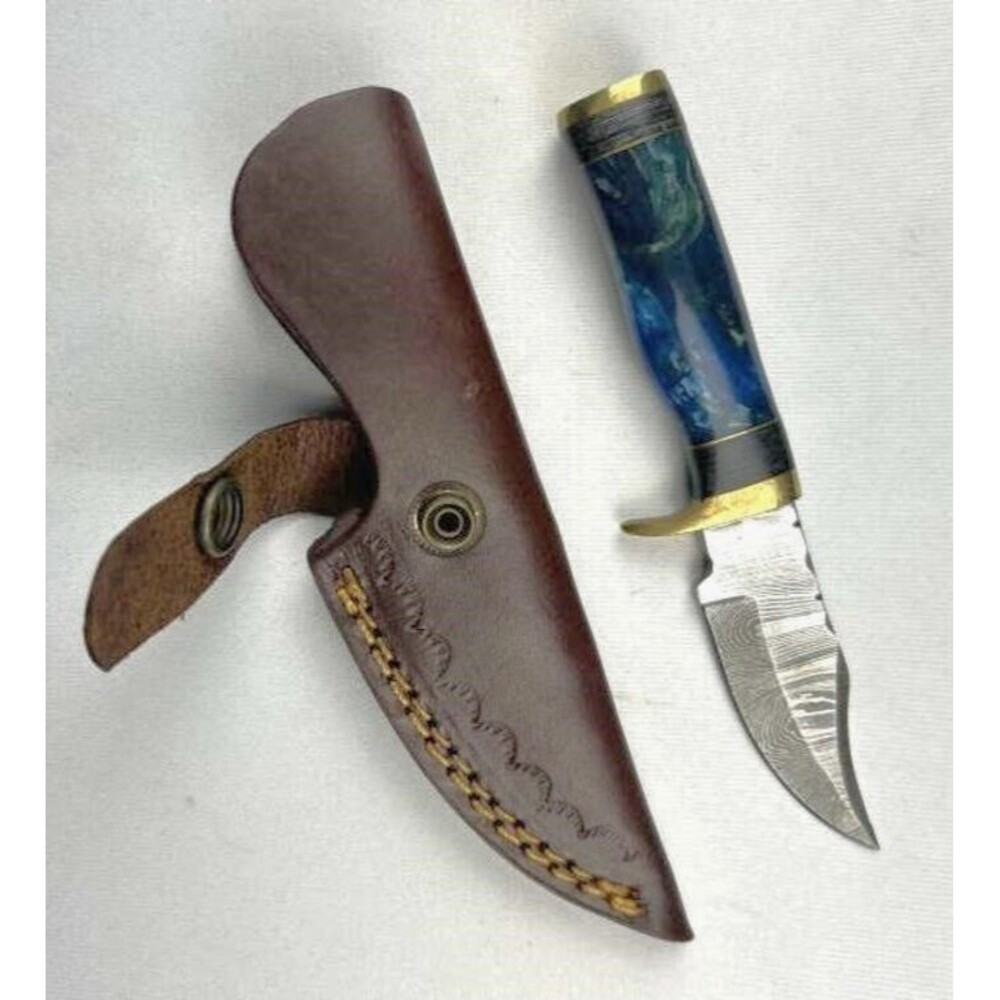 Premium Damascus Steel Hunting Knife‎ handcrafted w wood and brass handle guarde